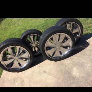 Universal 22.5 size tires